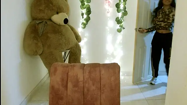 EIVIY1609 online show from October 2025 01:52:01 PM