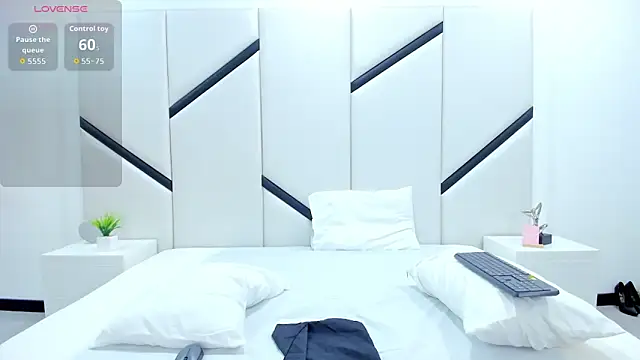 GeraldineSandoval online show from November 2025 07:57:01 PM