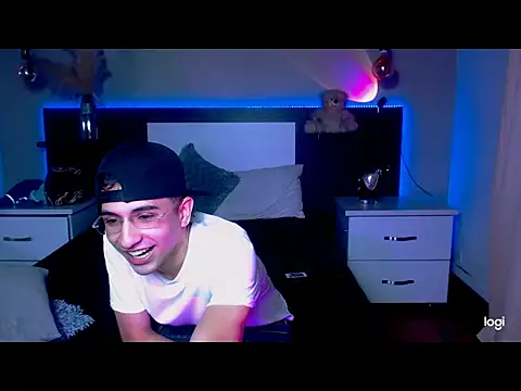 eriikjoness online show from October 2025 04:18:02 AM