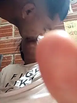 Snapshot of nini-will chatting on October 2025 10:01:01 AM nini-will online show from October 2025 10:01:01 AM