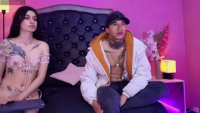 Snapshot of Mike_and_Sttar chatting on September 2025 01:12:02 PM Mike and Sttar online show from September 2025 01:12:02 PM