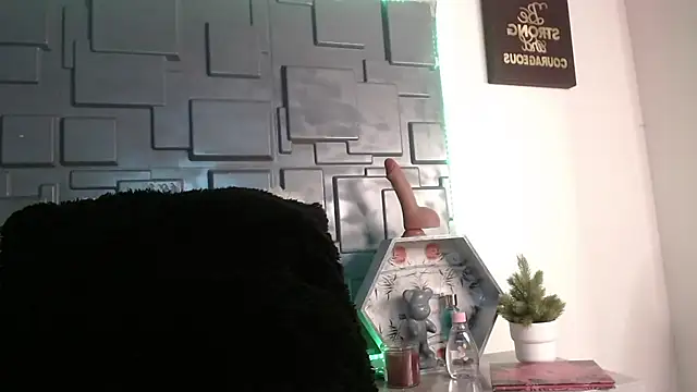 Trinity Knox online show from September 2025 06:13:02 PM