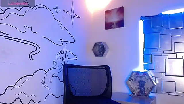 Snapshot of Trinity_Knox chatting on November 2025 04:29:01 PM Trinity Knox online show from November 2025 04:29:01 PM