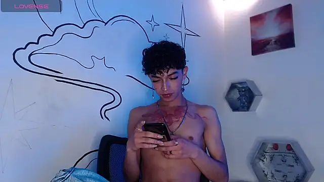 Snapshot of Trinity_Knox chatting on December 2025 03:20:04 PM Trinity Knox online show from December 2025 03:20:04 PM