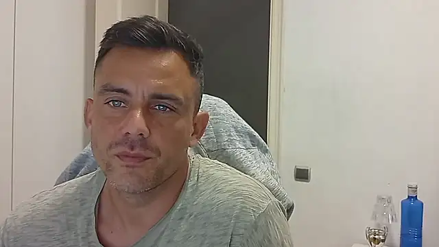 Captianamericablue online show from October 2025 04:07:01 PM