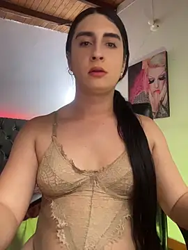lola diez online show from June 2026 10:23:01 PM