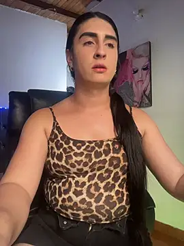 lola diez online show from June 2026 09:41:01 PM