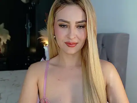 Snapshot of SexyBlondeLatina chatting on September 2025 08:42:02 PM SexyBlondeLatina online show from September 2025 08:42:02 PM