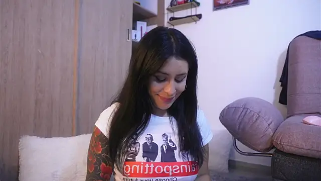 SophiieCumsx online show from December 2025 08:48:01 PM