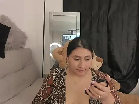 Snapshot of Elyross1_ chatting on October 2025 11:37:01 PM Elyross1 online show from October 2025 11:37:01 PM