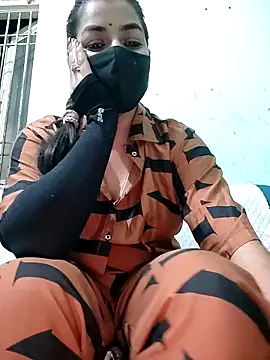 Snapshot of the_saavi chatting on February 2026 07:48:01 PM the saavi online show from February 2026 07:48:01 PM