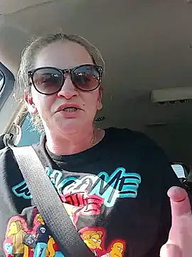 Goldenndoll online show from November 2025 04:46:01 PM