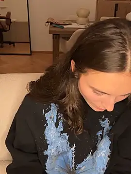 SophiiaStarr online show from October 2025 07:00:01 PM