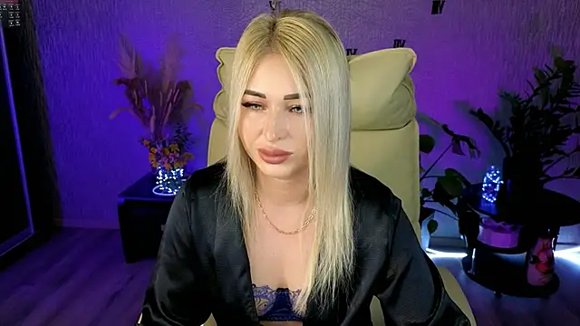 NikkiiStill online show from April 2026 11:22:02 PM