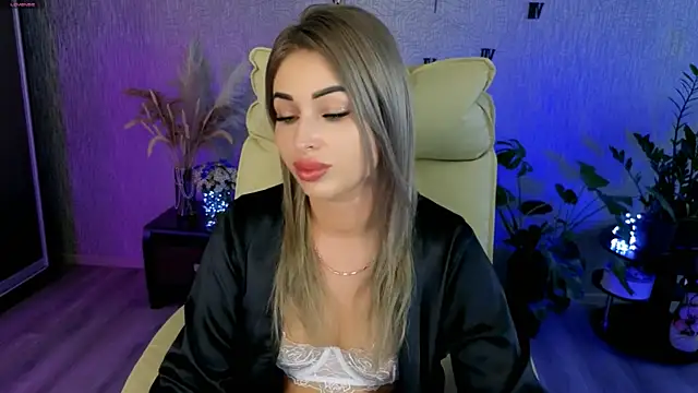 NikkiiStill online show from June 2026 07:35:02 AM