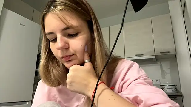 Denni Spilber online show from October 2025 05:21:02 PM