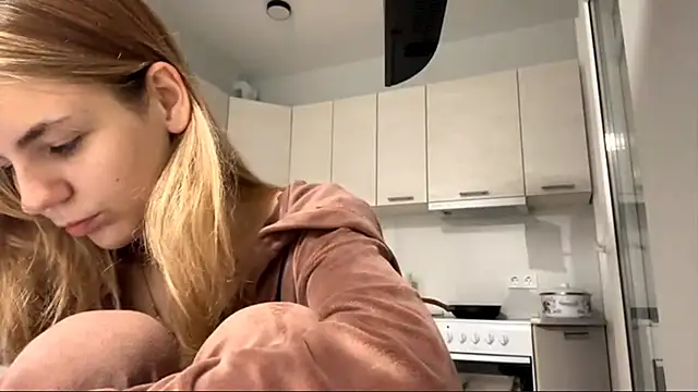 Denni Spilber online show from October 2025 03:23:02 PM