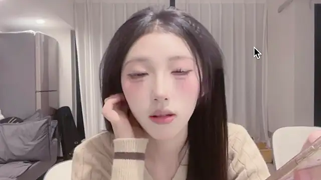 Snapshot of ZhaoZhao-ZM chatting on October 2025 12:27:01 PM ZhaoZhao-ZM online show from October 2025 12:27:01 PM