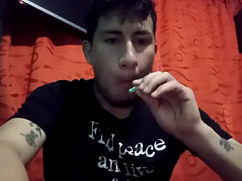 Snapshot of True_Di chatting on September 2025 12:58:02 AM True Di online show from September 2025 12:58:02 AM