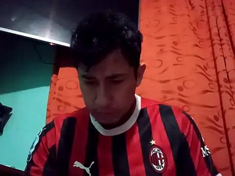 Snapshot of True_Di chatting on October 2025 01:03:02 AM True Di online show from October 2025 01:03:02 AM