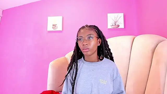 MarianRosse online show from October 2025 06:06:02 PM