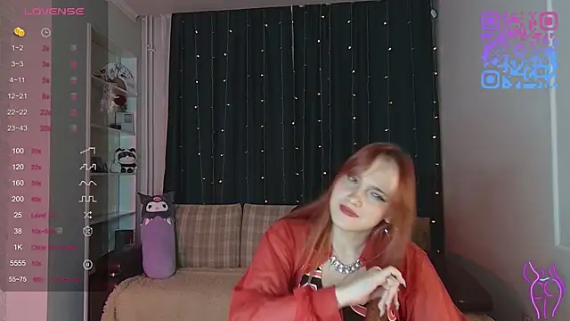 Snapshot of JulyHill chatting on September 2025 04:50:01 PM JulyHill online show from September 2025 04:50:01 PM