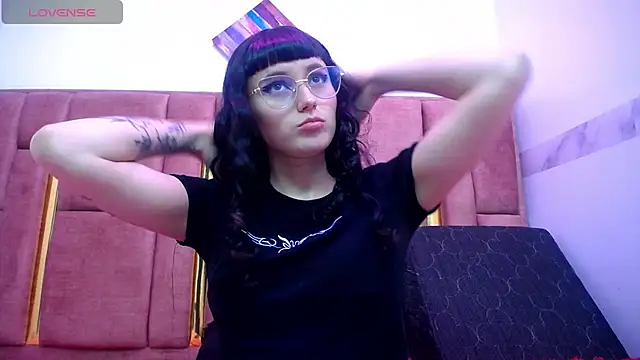 XBODTRIIPX online show from October 2025 03:45:01 AM