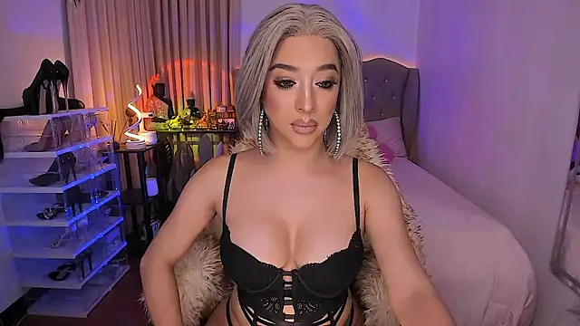 Snapshot of Dream_Goddess chatting on November 2025 04:03:01 AM Dream Goddess online show from November 2025 04:03:01 AM