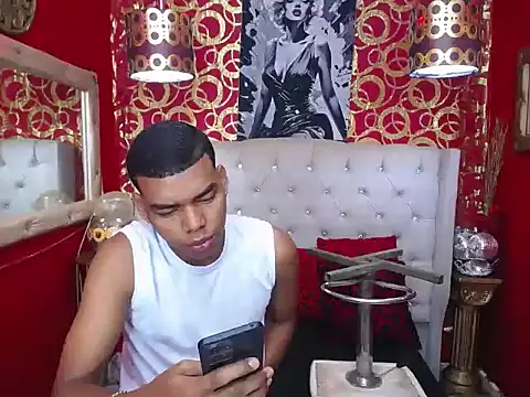TWOBOYSPEINHOT online show from September 2025 01:11:02 PM