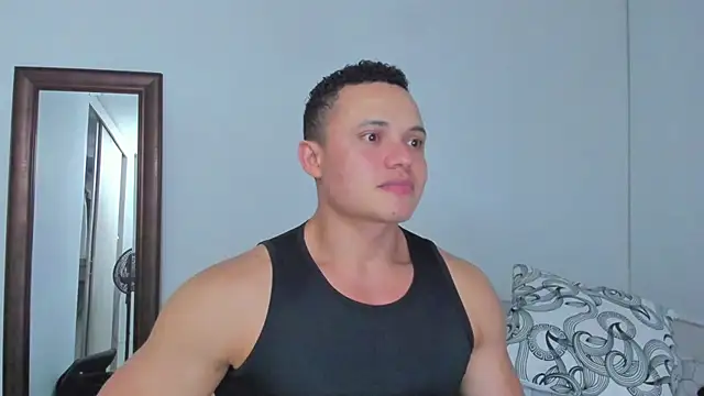 Snapshot of KingLevi01 chatting on June 2026 03:33:01 AM KingLevi01 online show from June 2026 03:33:01 AM