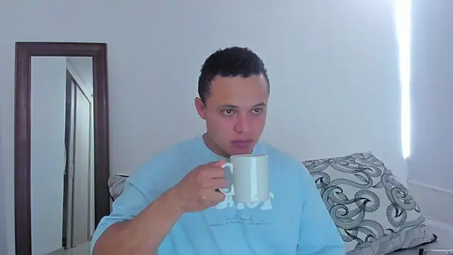Snapshot of KingLevi01 chatting on July 2026 07:09:01 PM KingLevi01 online show from July 2026 07:09:01 PM