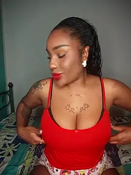 Snapshot of Queen_Amara chatting on February 2026 04:11:01 AM Queen Amara online show from February 2026 04:11:01 AM