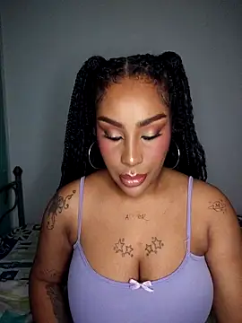 Queen Amara online show from May 2026 03:02:02 AM