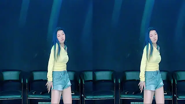 queen-001 online show from September 2025 10:33:02 PM