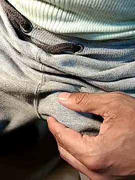 Gallo001 online show from November 2025 03:06:01 AM