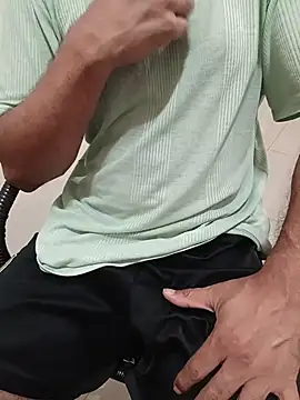 Snapshot of Gallo001 chatting on February 2026 01:59:02 AM Gallo001 online show from February 2026 01:59:02 AM