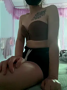 SuhyoCii online show from September 2025 03:05:01 AM