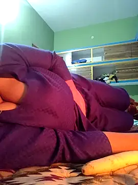 bitch-horny online show from February 2026 04:44:02 PM