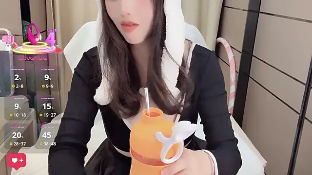 Snapshot of _Ling_Ling chatting on November 2025 12:38:01 PM Ling Ling online show from November 2025 12:38:01 PM