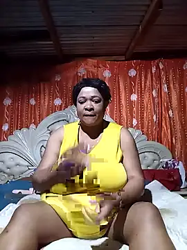 Snapshot of BUSTY_QUEEEN chatting on October 2025 07:24:01 PM BUSTY QUEEEN online show from October 2025 07:24:01 PM