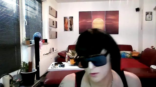 Snapshot of hellgirl1980 chatting on September 2025 05:05:02 PM hellgirl1980 online show from September 2025 05:05:02 PM