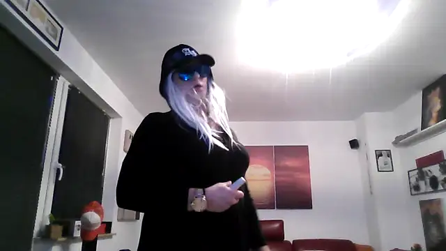 Snapshot of hellgirl1980 chatting on September 2025 08:47:02 PM hellgirl1980 online show from September 2025 08:47:02 PM