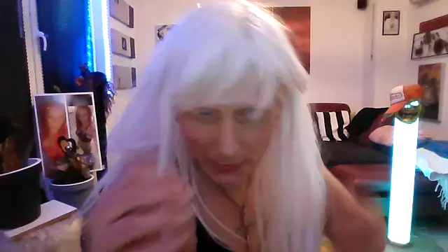 Snapshot of hellgirl1980 chatting on October 2025 02:12:01 AM hellgirl1980 online show from October 2025 02:12:01 AM