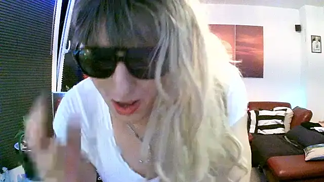 hellgirl1980 online show from November 2025 12:22:02 AM