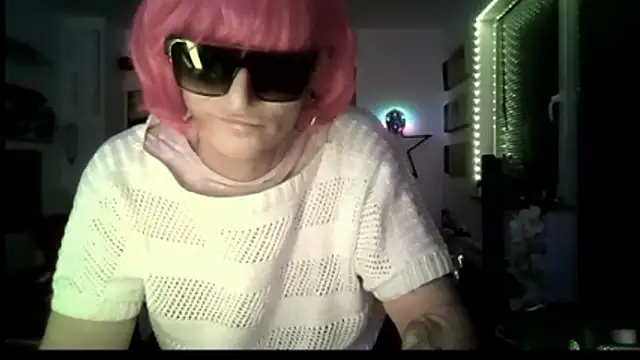 Snapshot of hellgirl1980 chatting on April 2026 11:29:02 PM hellgirl1980 online show from April 2026 11:29:02 PM