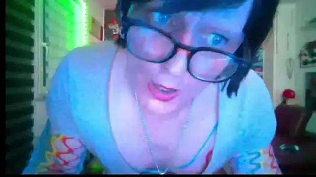 Snapshot of hellgirl1980 chatting on May 2026 07:52:02 PM hellgirl1980 online show from May 2026 07:52:02 PM