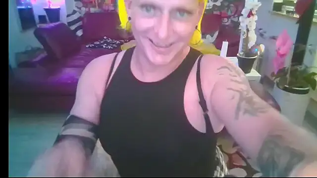 hellgirl1980 online show from June 2026 05:14:02 PM