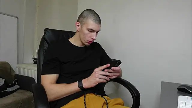 Ryan Dozer online show from November 2025 08:26:02 AM