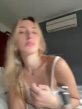 Snapshot of Sashailardi chatting on February 2026 08:04:01 PM Sashailardi online show from February 2026 08:04:01 PM