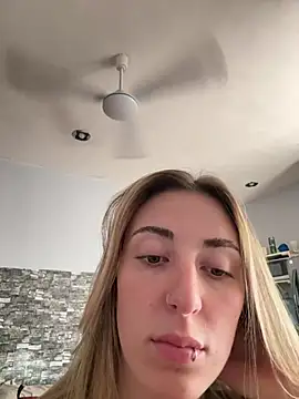 Snapshot of Sashailardi chatting on March 2026 05:07:02 PM Sashailardi online show from March 2026 05:07:02 PM